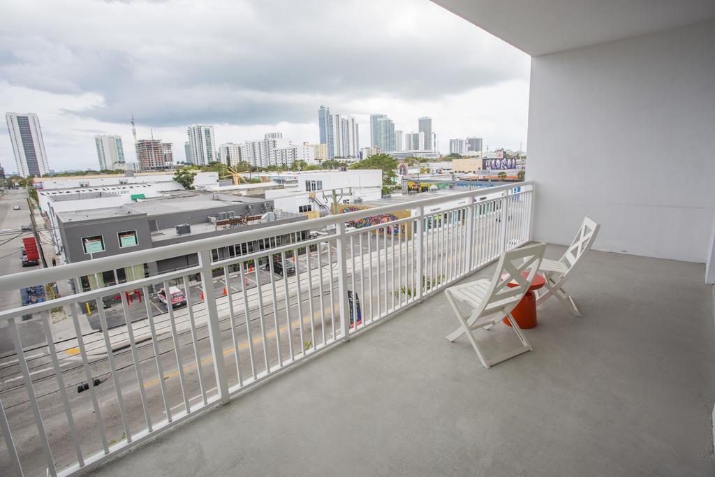 Real Living Hotel Residence Miami Luaran gambar