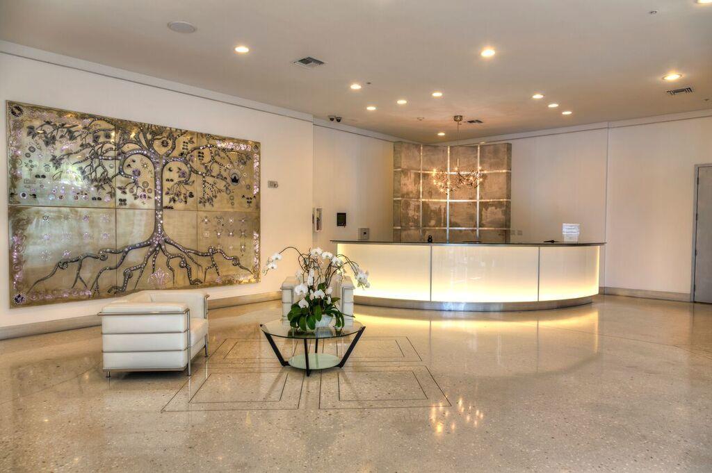 Real Living Hotel Residence Miami Luaran gambar