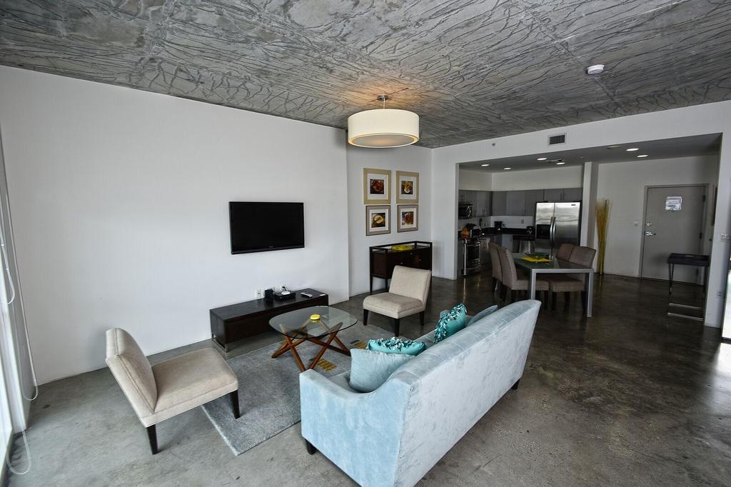 Real Living Hotel Residence Miami Luaran gambar