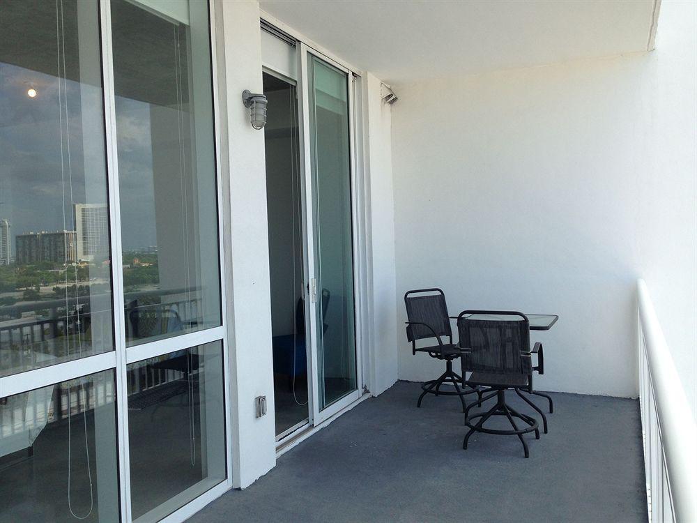 Real Living Hotel Residence Miami Luaran gambar